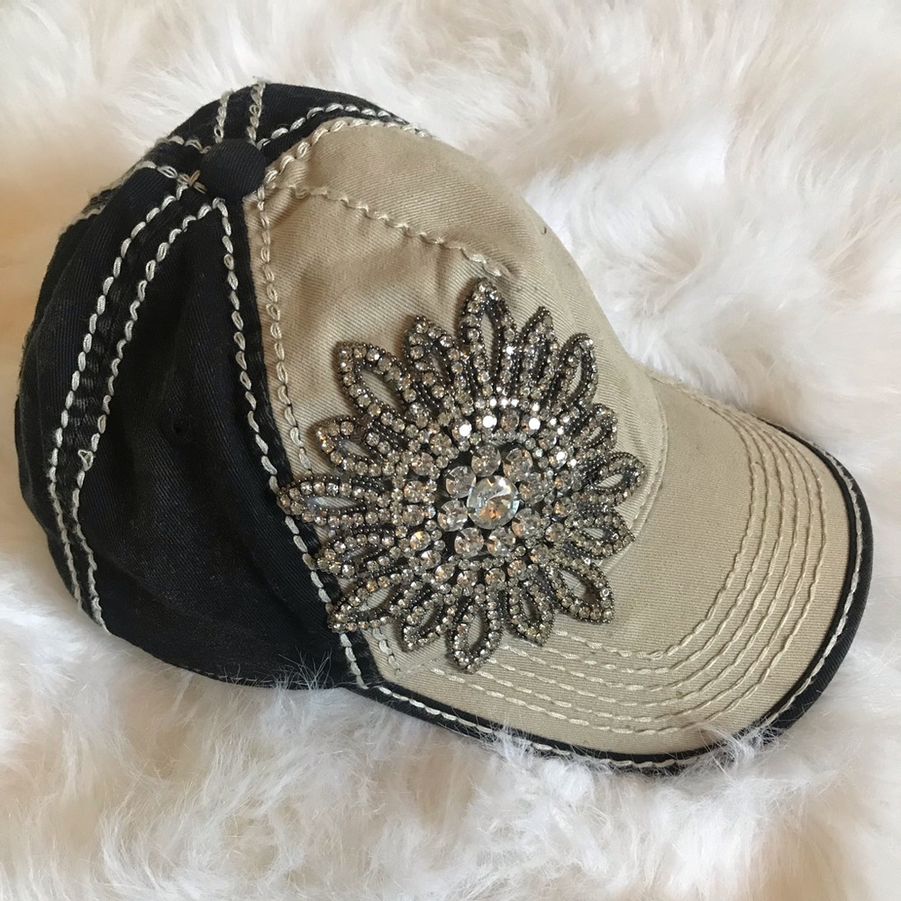 OLIVE AND PIQUE HAT